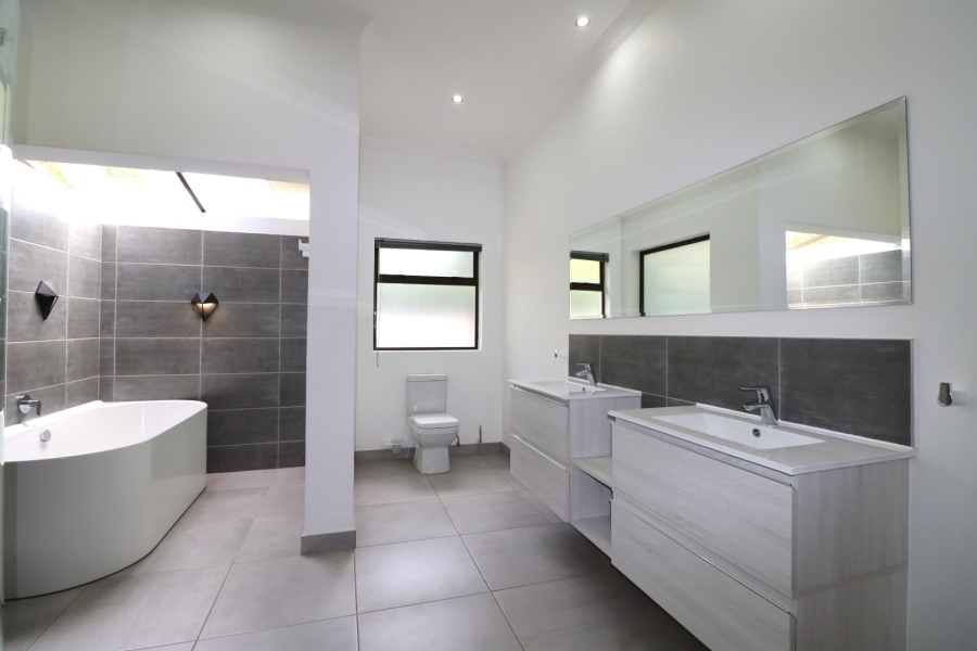 5 Bedroom Property for Sale in Country Lane Estate Gauteng