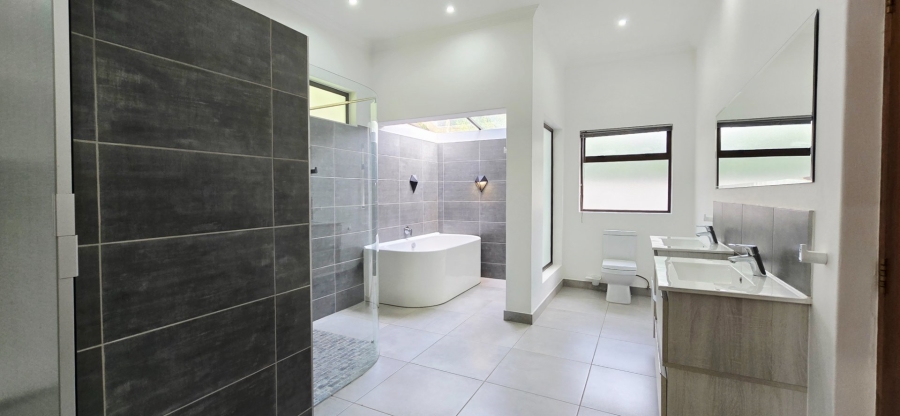 5 Bedroom Property for Sale in Country Lane Estate Gauteng