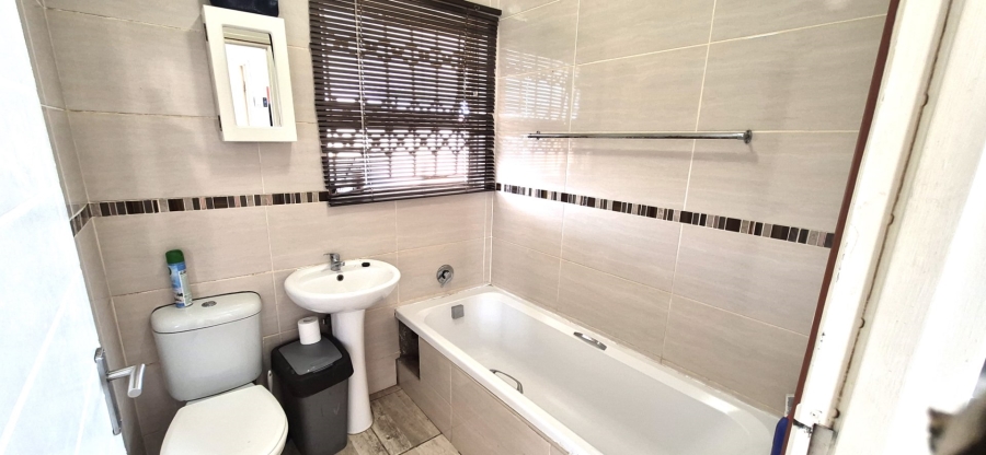 2 Bedroom Property for Sale in Modderbee Gauteng