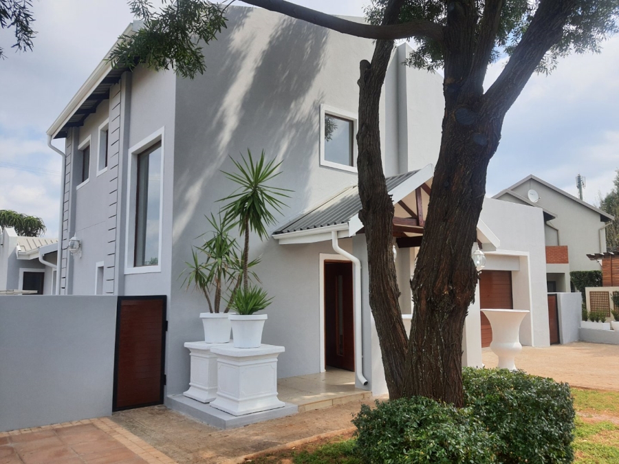 2 Bedroom Property for Sale in Bronberg Gauteng