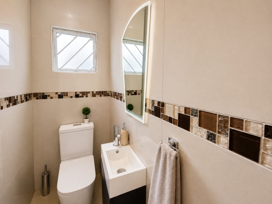 3 Bedroom Property for Sale in Wannenburghoogte Gauteng