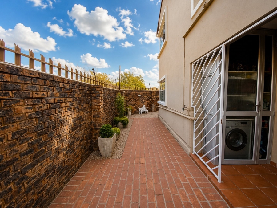 3 Bedroom Property for Sale in Wannenburghoogte Gauteng