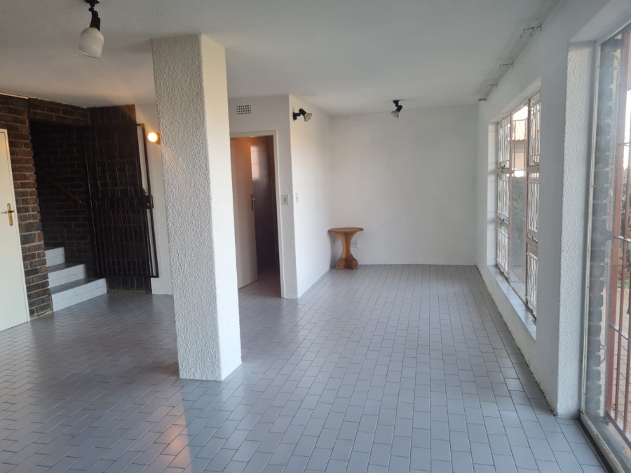 5 Bedroom Property for Sale in Bassonia Gauteng