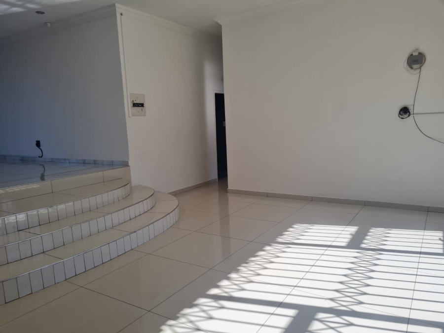 5 Bedroom Property for Sale in Bassonia Gauteng