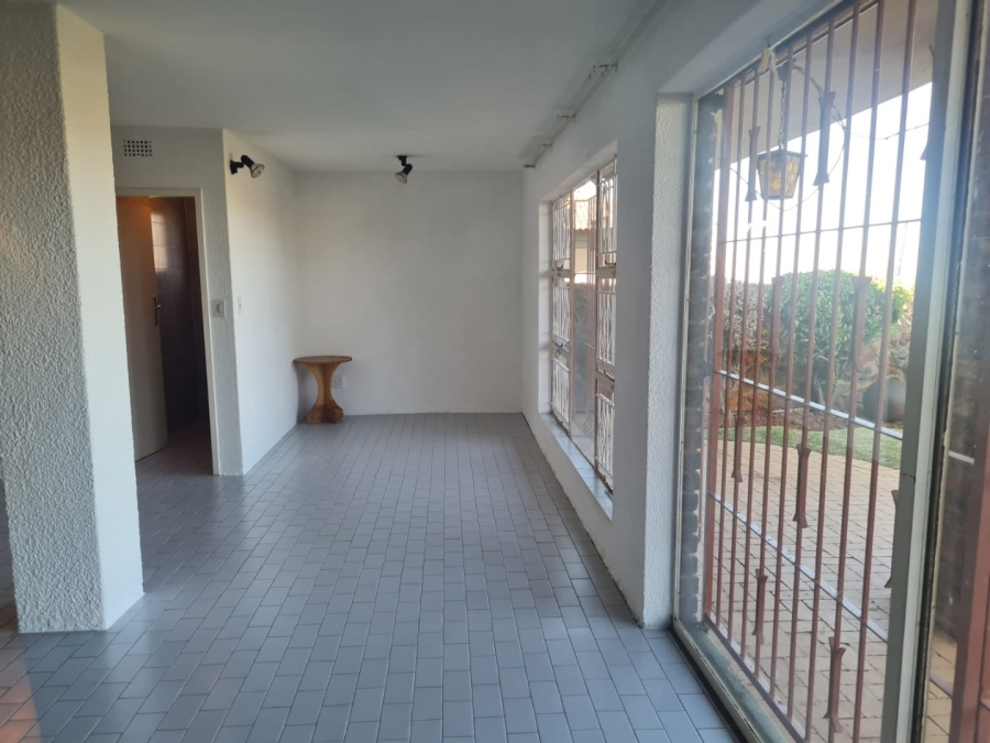 5 Bedroom Property for Sale in Bassonia Gauteng