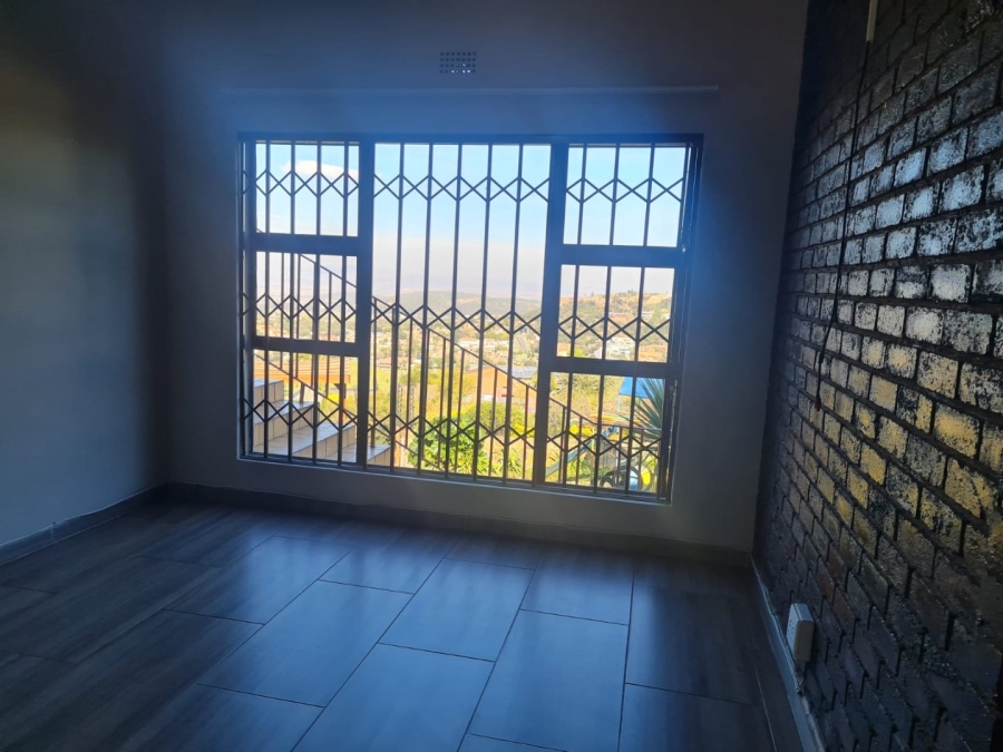 5 Bedroom Property for Sale in Bassonia Gauteng