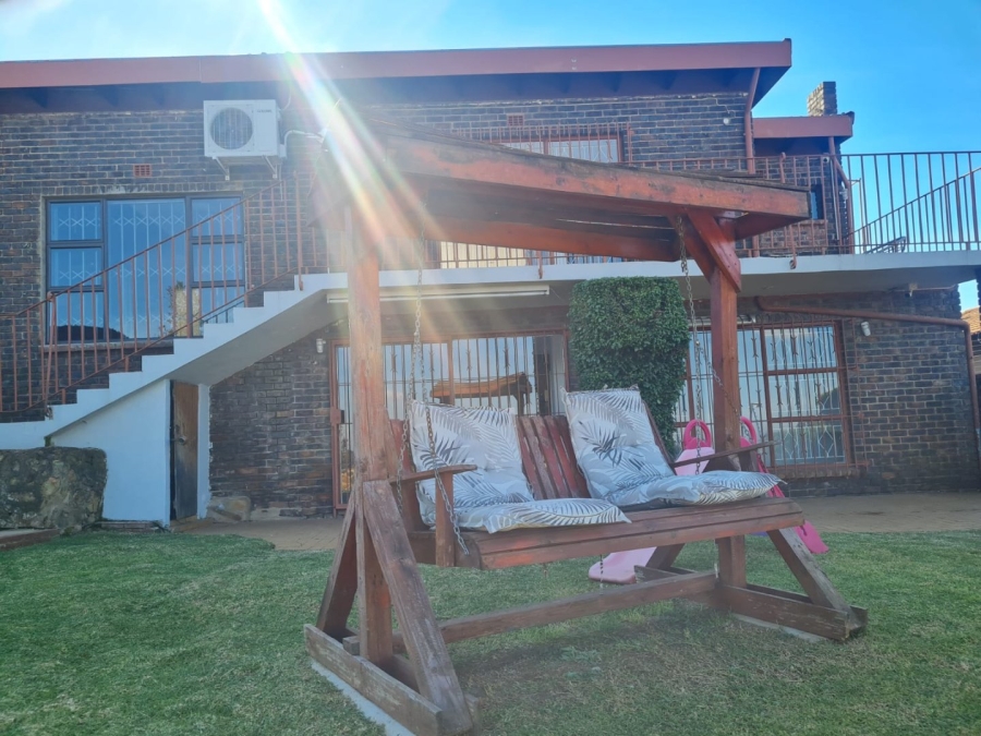 5 Bedroom Property for Sale in Bassonia Gauteng