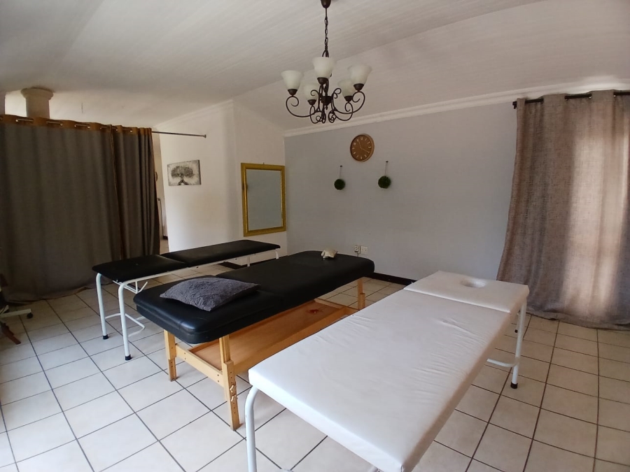 5 Bedroom Property for Sale in Waterkloof Ridge Gauteng