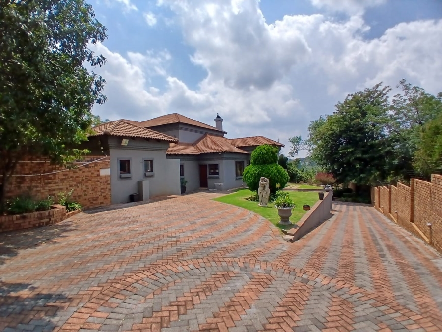 5 Bedroom Property for Sale in Waterkloof Ridge Gauteng