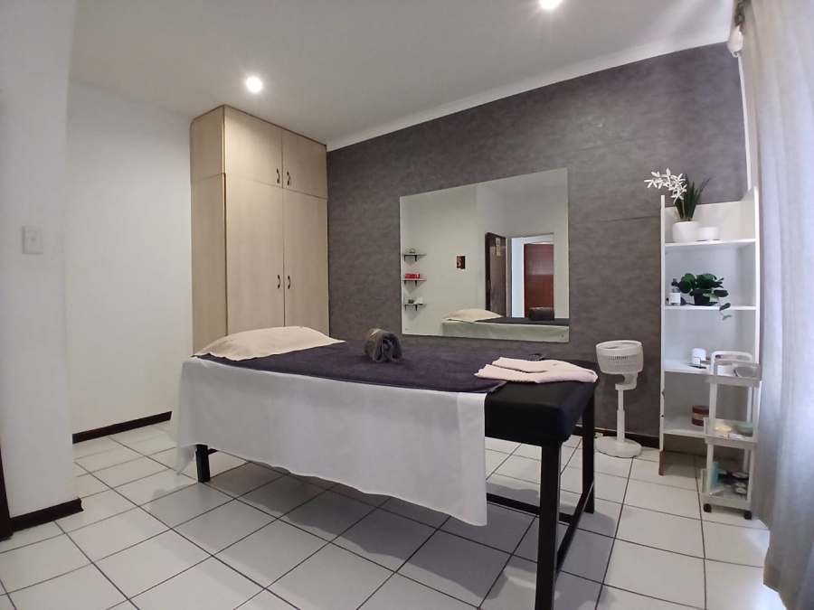5 Bedroom Property for Sale in Waterkloof Ridge Gauteng