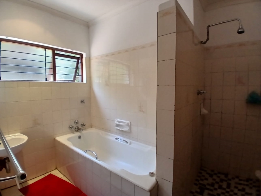 5 Bedroom Property for Sale in Waterkloof Ridge Gauteng