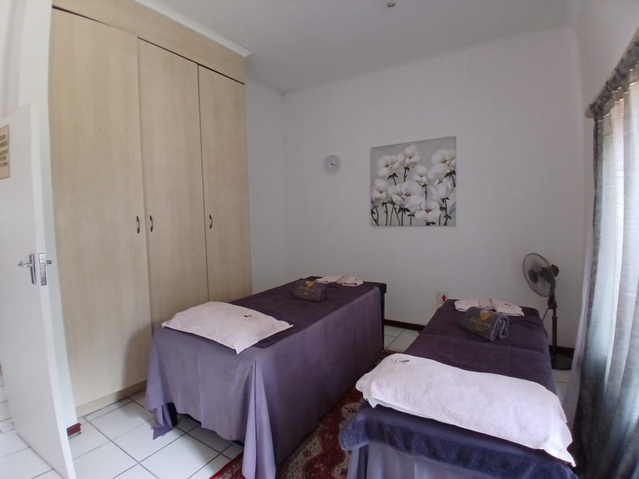 5 Bedroom Property for Sale in Waterkloof Ridge Gauteng