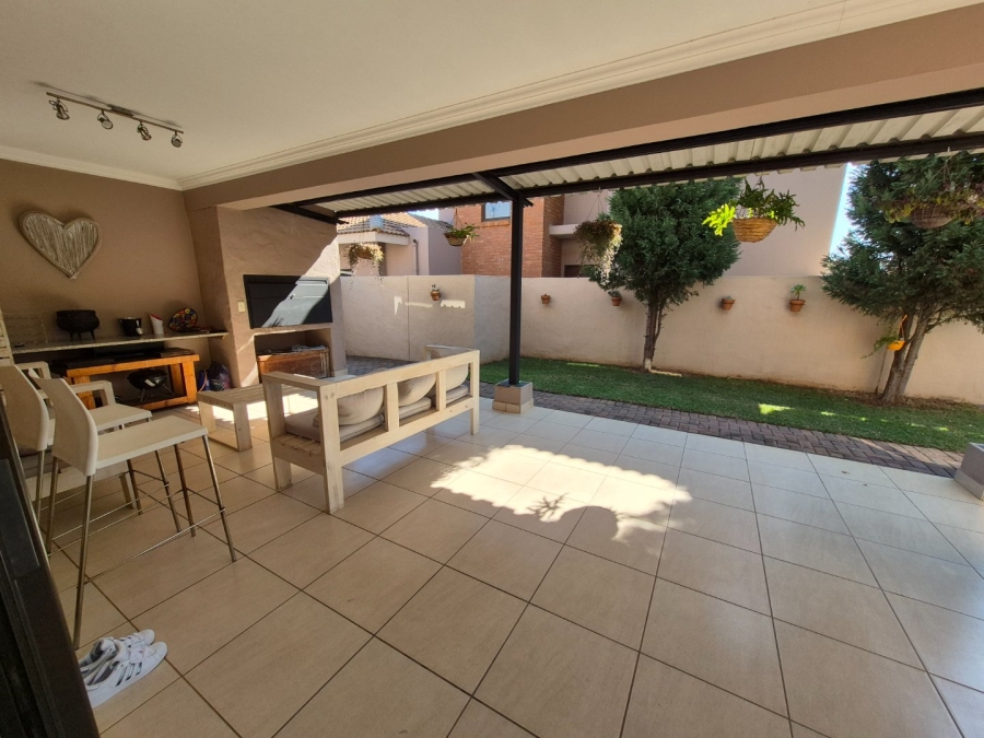 3 Bedroom Property for Sale in Six Fountains Residential Estate Gauteng