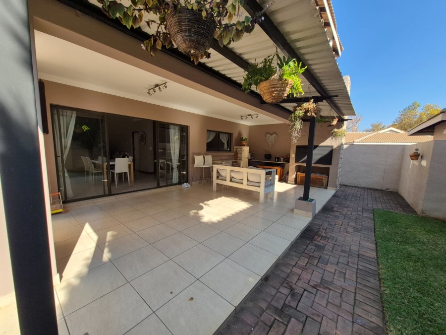 3 Bedroom Property for Sale in Six Fountains Residential Estate Gauteng