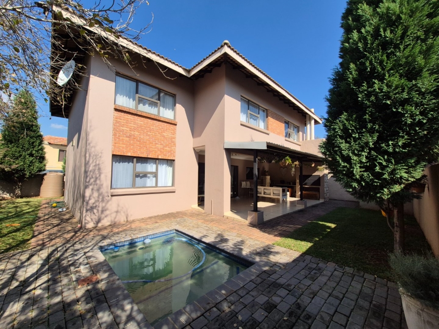 3 Bedroom Property for Sale in Six Fountains Residential Estate Gauteng