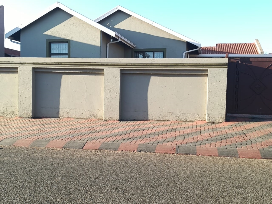 3 Bedroom Property for Sale in Spruit View Gauteng