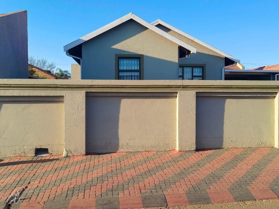 3 Bedroom Property for Sale in Spruit View Gauteng