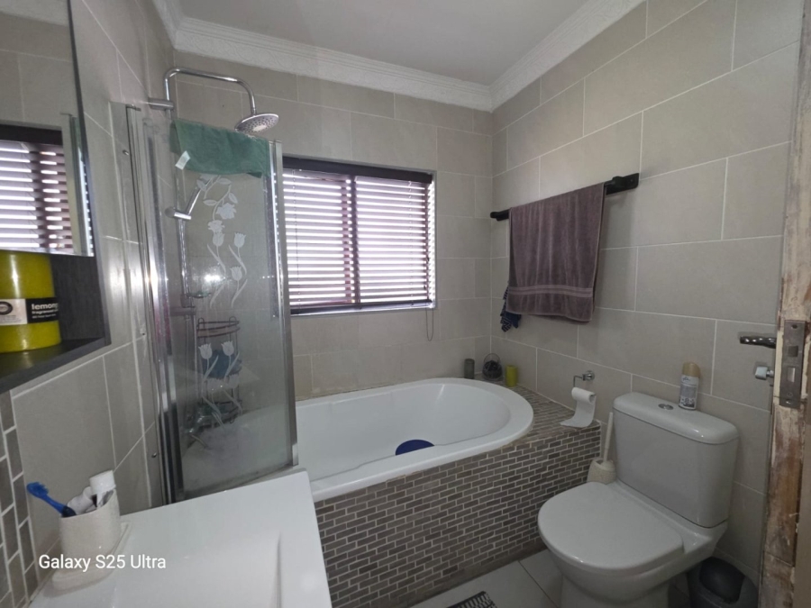 3 Bedroom Property for Sale in Green Acres Estate Gauteng
