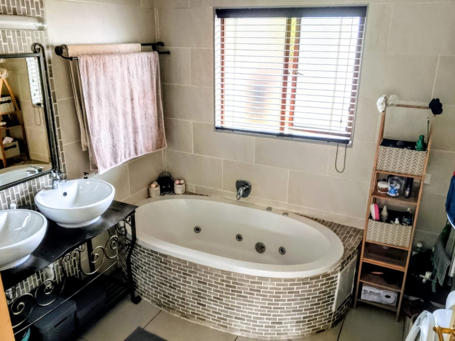 3 Bedroom Property for Sale in Green Acres Estate Gauteng