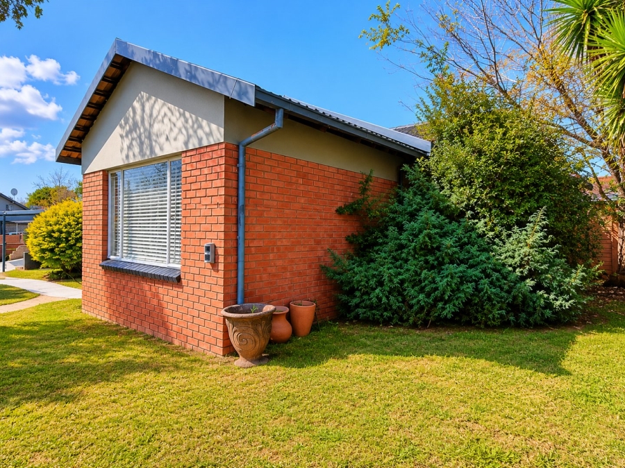 3 Bedroom Property for Sale in Rooihuiskraal Gauteng