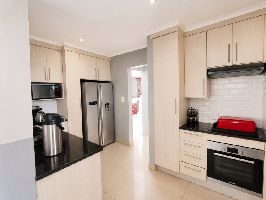 3 Bedroom Property for Sale in Rooihuiskraal Gauteng