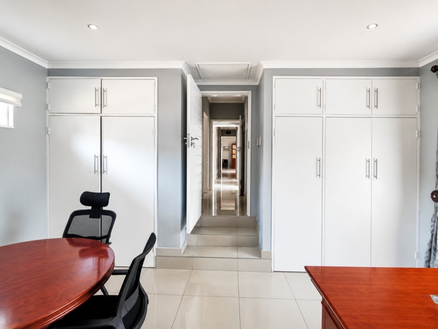 3 Bedroom Property for Sale in Rooihuiskraal Gauteng