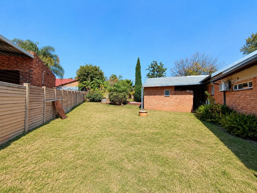 3 Bedroom Property for Sale in Rooihuiskraal Gauteng