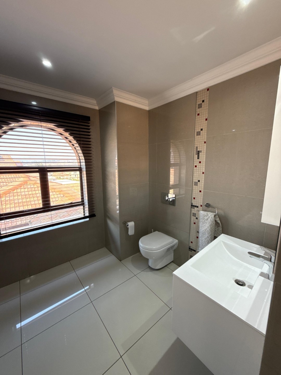 To Let 5 Bedroom Property for Rent in Avianto Estates Gauteng