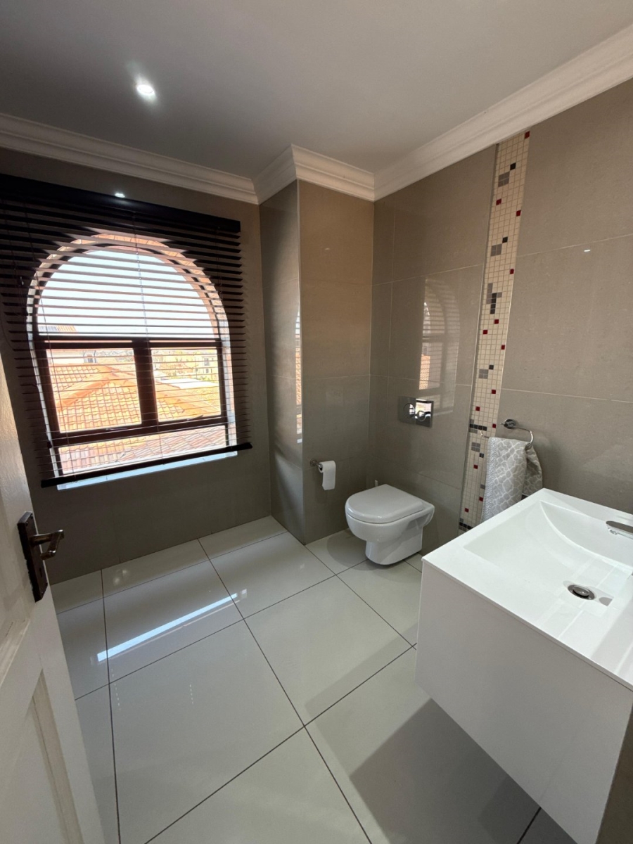 To Let 5 Bedroom Property for Rent in Avianto Estates Gauteng