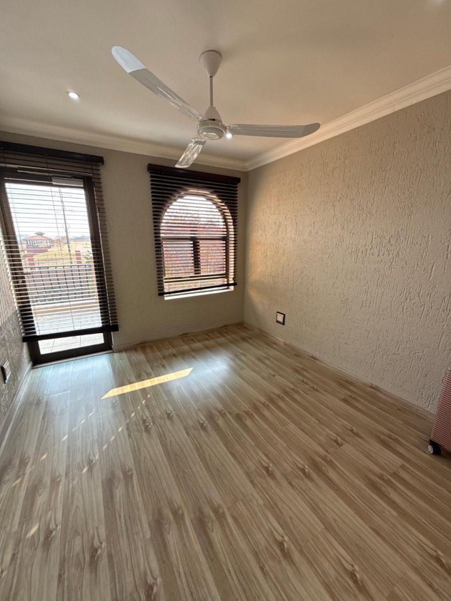 To Let 5 Bedroom Property for Rent in Avianto Estates Gauteng