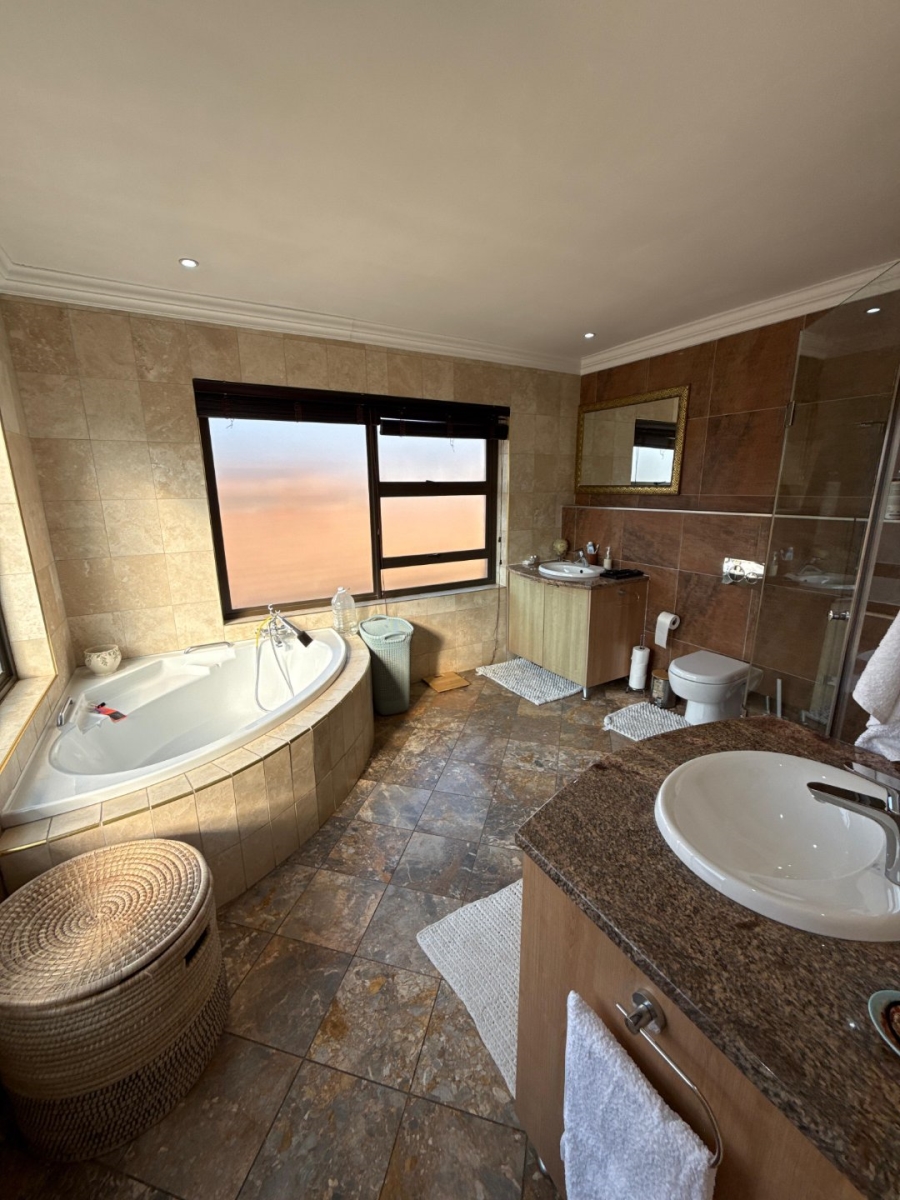 To Let 5 Bedroom Property for Rent in Avianto Estates Gauteng