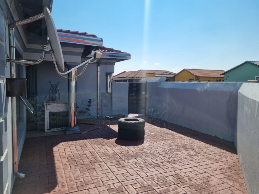 3 Bedroom Property for Sale in Windmill Park Gauteng