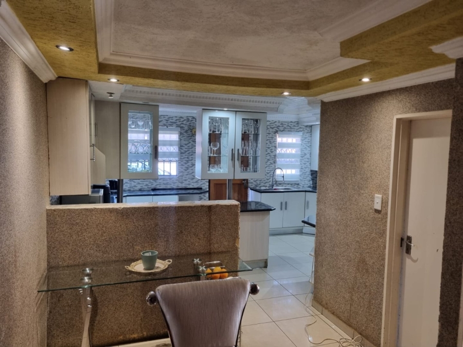 3 Bedroom Property for Sale in Windmill Park Gauteng