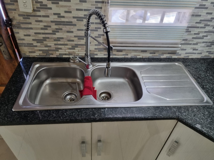 3 Bedroom Property for Sale in Windmill Park Gauteng