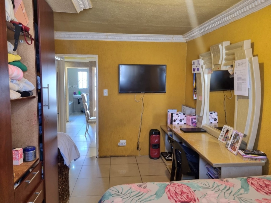 3 Bedroom Property for Sale in Windmill Park Gauteng
