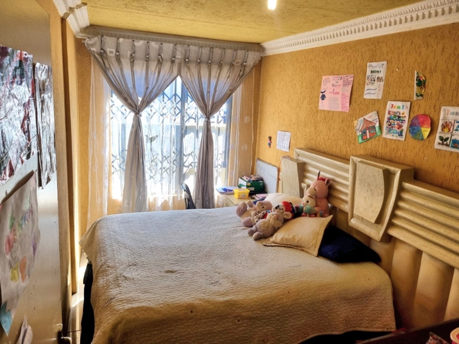 3 Bedroom Property for Sale in Windmill Park Gauteng
