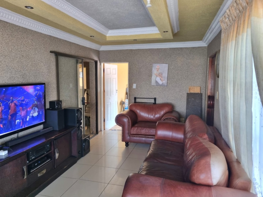 3 Bedroom Property for Sale in Windmill Park Gauteng
