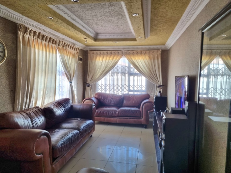 3 Bedroom Property for Sale in Windmill Park Gauteng