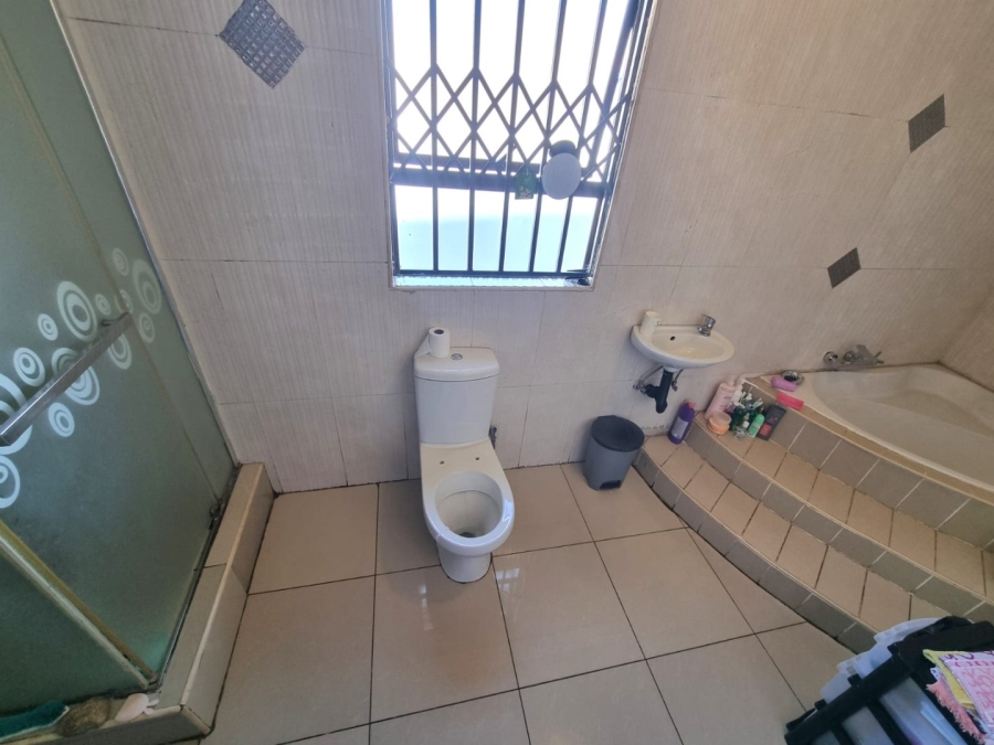 3 Bedroom Property for Sale in Windmill Park Gauteng