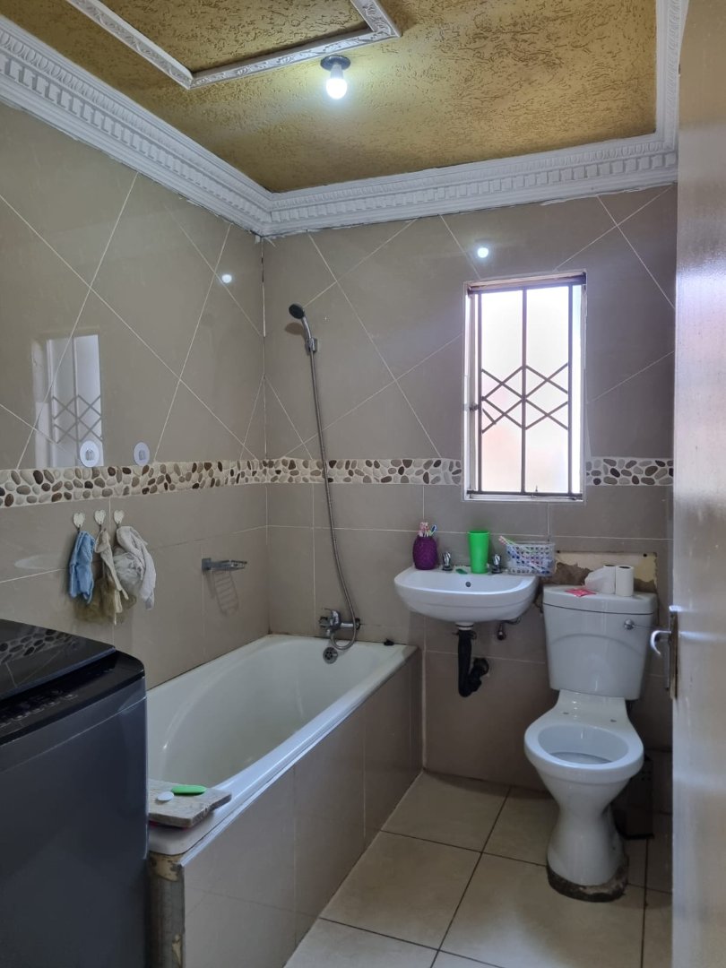3 Bedroom Property for Sale in Windmill Park Gauteng