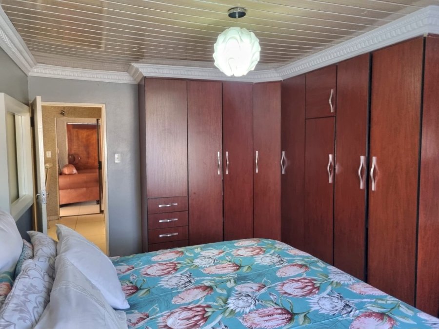 3 Bedroom Property for Sale in Windmill Park Gauteng