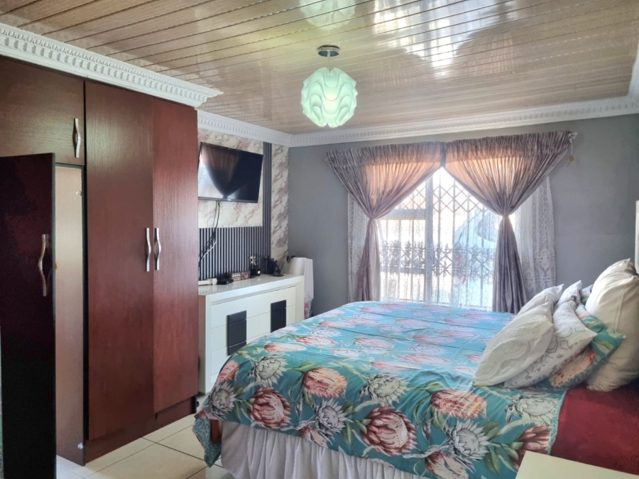 3 Bedroom Property for Sale in Windmill Park Gauteng