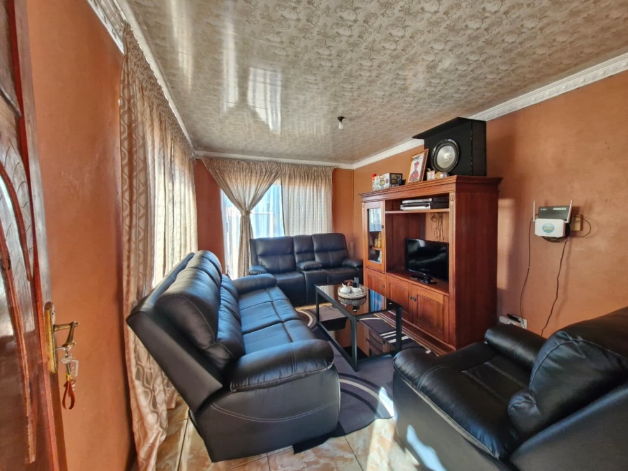 2 Bedroom Property for Sale in Lawley Gauteng