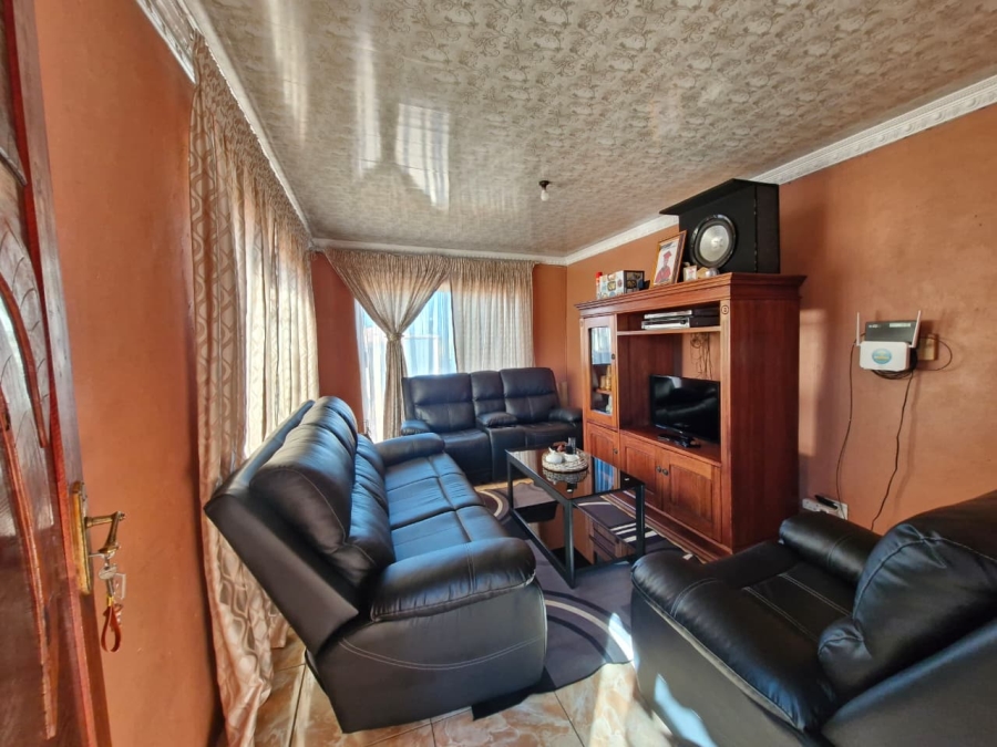 2 Bedroom Property for Sale in Lawley Gauteng