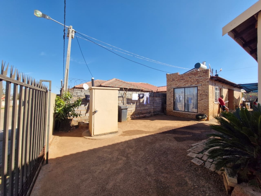 2 Bedroom Property for Sale in Lawley Gauteng