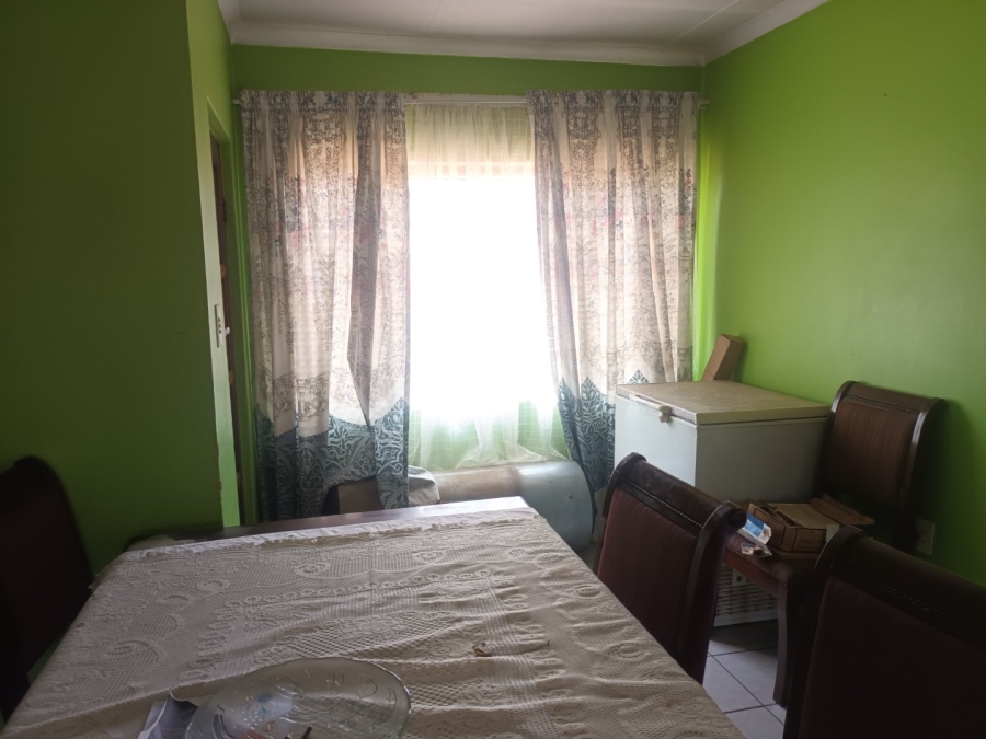 2 Bedroom Property for Sale in Moleleki Gauteng