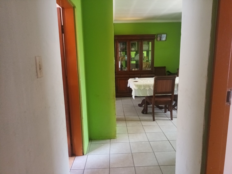 2 Bedroom Property for Sale in Moleleki Gauteng