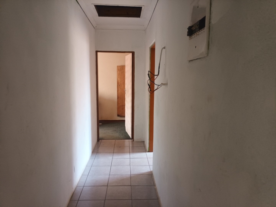 2 Bedroom Property for Sale in Moleleki Gauteng
