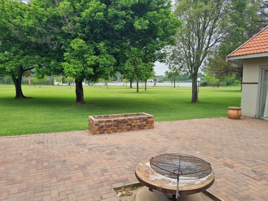 To Let 5 Bedroom Property for Rent in Ebner On Vaal Gauteng