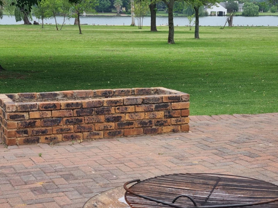 To Let 5 Bedroom Property for Rent in Ebner On Vaal Gauteng